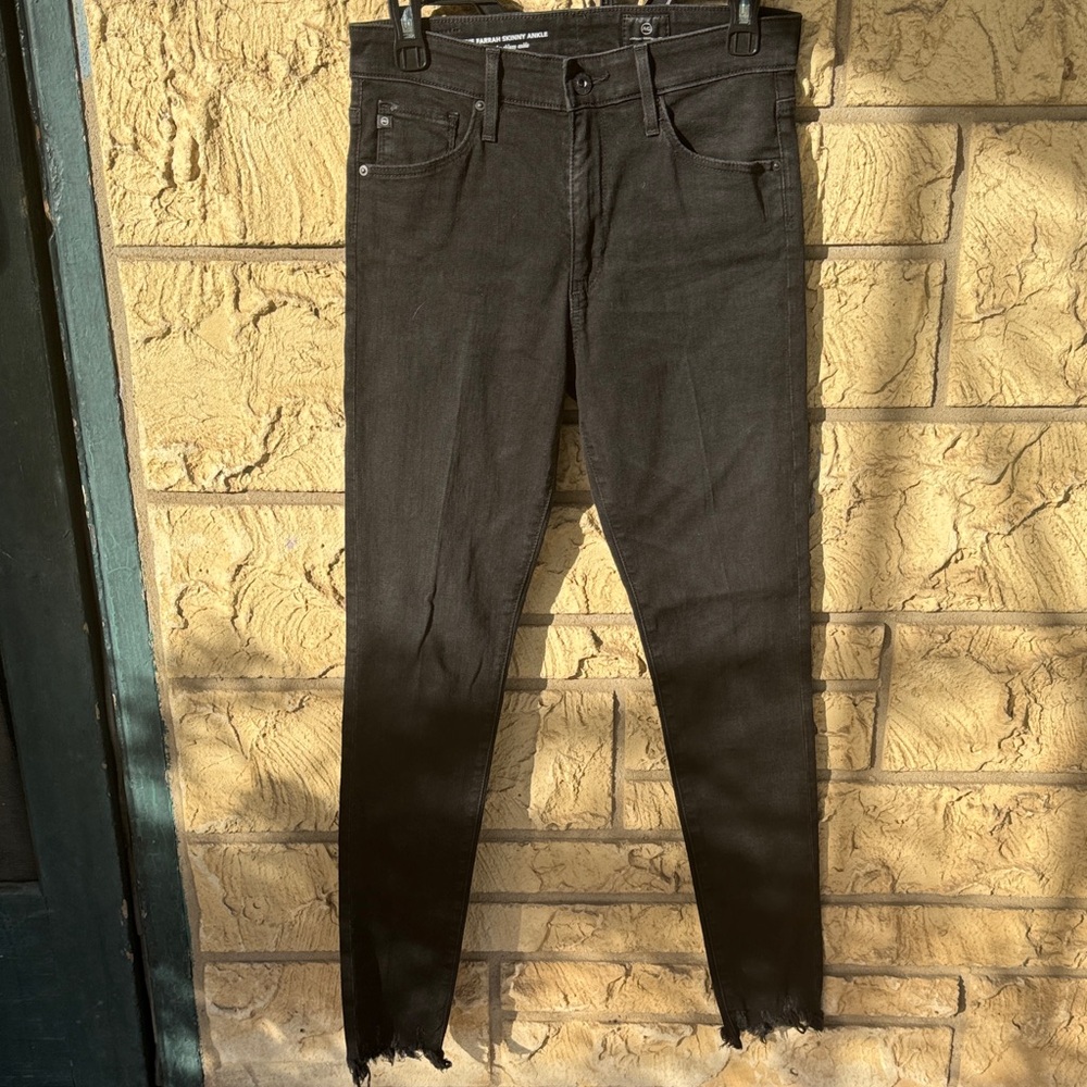 AG Denim jeans The Farrah Skinny Leg Size 26 R Raw Hem